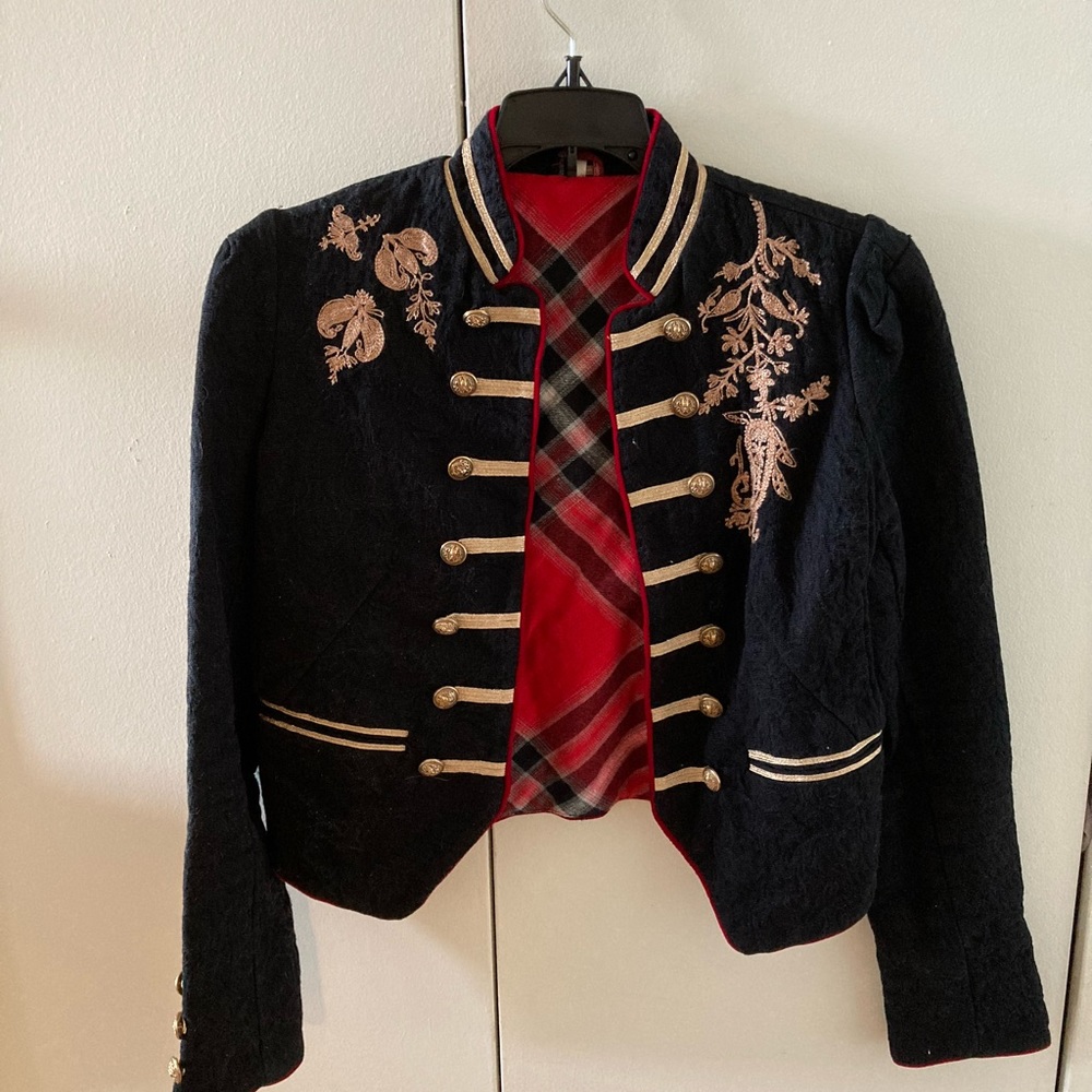jacket xs size.  labels are intact